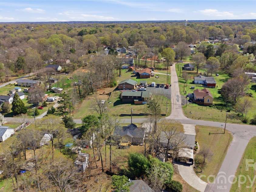 620 Pleasant Avenue, Kannapolis, NC 28081.  MLS# CAR4329657, YatesRealty ID 12638. 