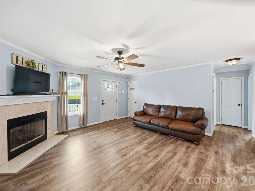 620 Pleasant Avenue, Kannapolis, NC 28081.  MLS# CAR4329657, YatesRealty ID 12638. 