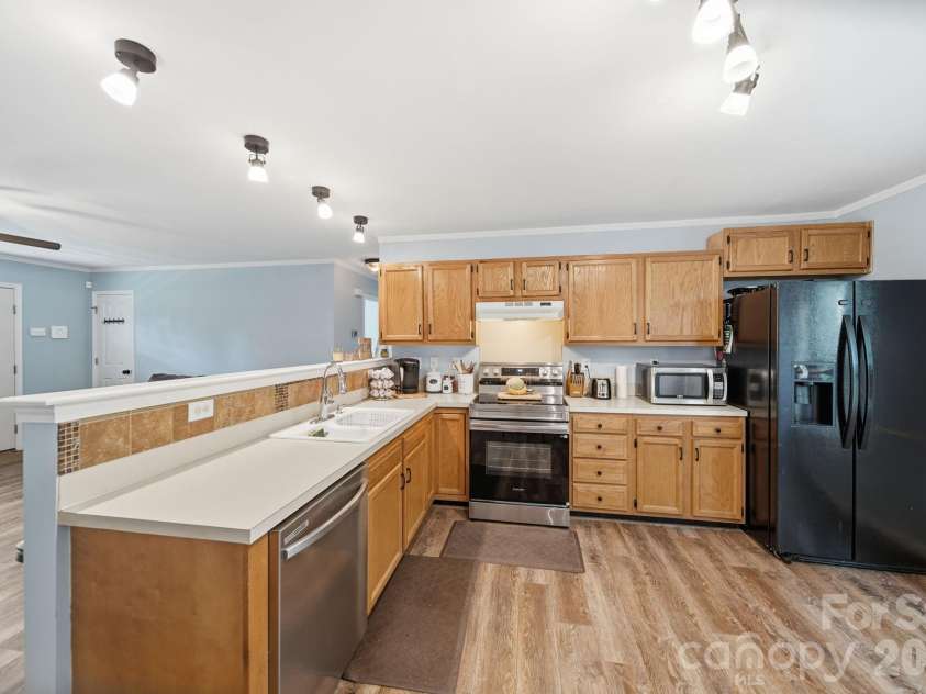 620 Pleasant Avenue, Kannapolis, NC 28081.  MLS# CAR4329657, YatesRealty ID 12638. 