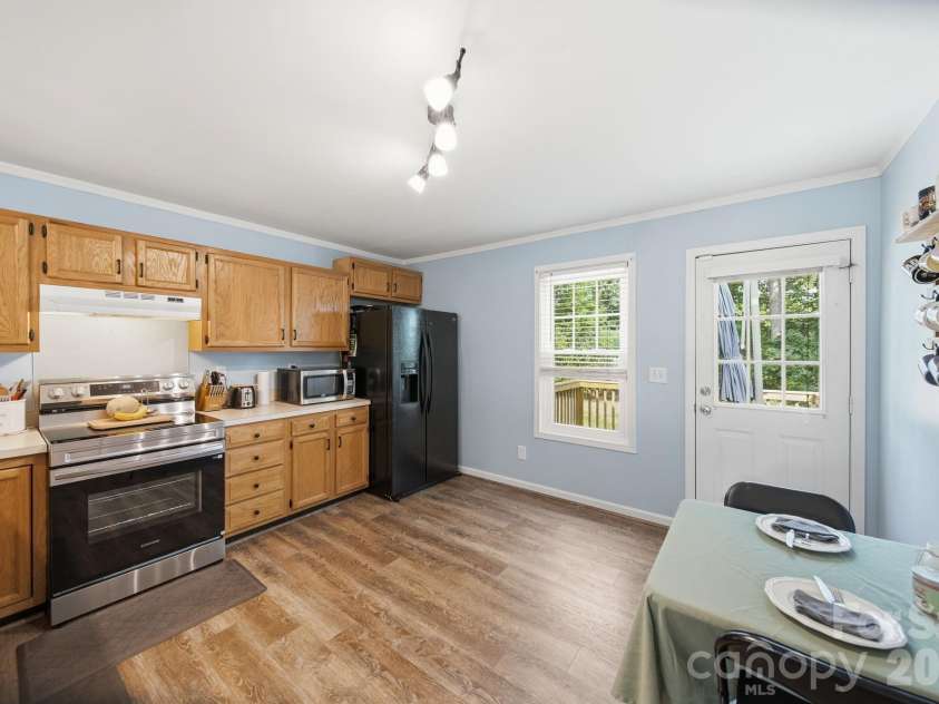 620 Pleasant Avenue, Kannapolis, NC 28081.  MLS# CAR4329657, YatesRealty ID 12638. 