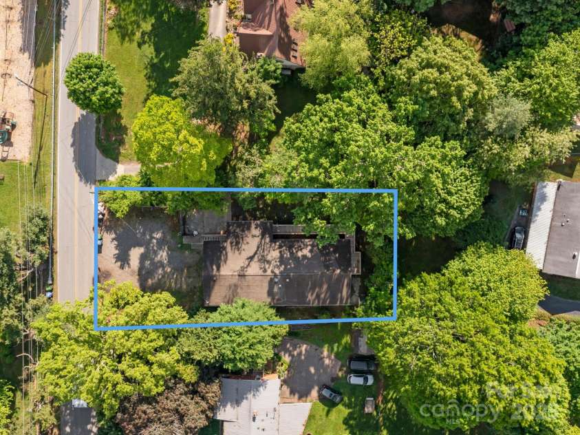 290 Deaverview Road, Asheville, NC 28806.  MLS# CAR4258836, YatesRealty ID 12641. 