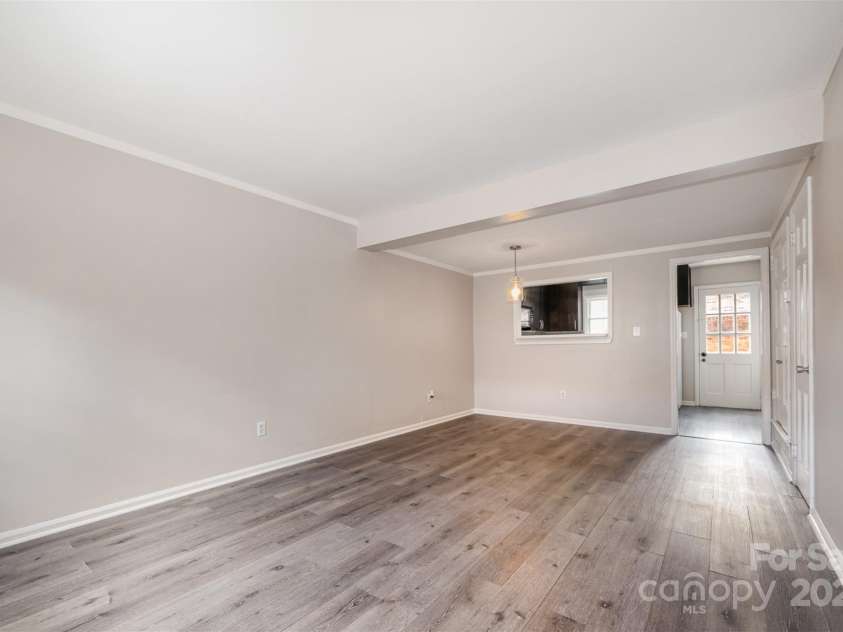 6322 Old Pineville Road, Charlotte, NC 28217.  MLS# CAR4283088, YatesRealty ID 12643. 