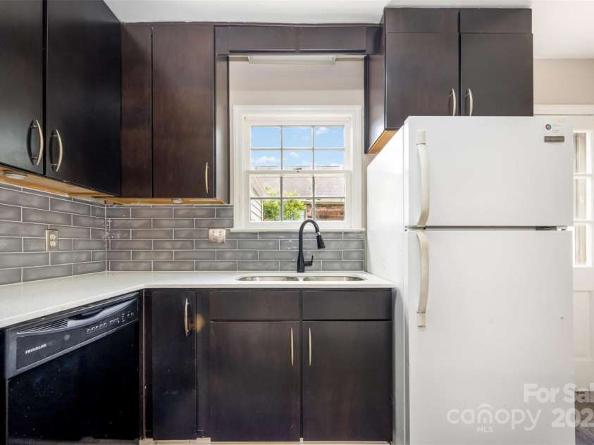 6322 Old Pineville Road, Charlotte, NC 28217.  MLS# CAR4283088, YatesRealty ID 12643. 