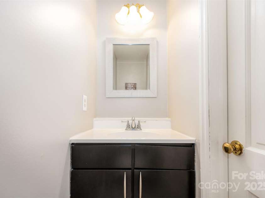 6322 Old Pineville Road, Charlotte, NC 28217.  MLS# CAR4283088, YatesRealty ID 12643. 