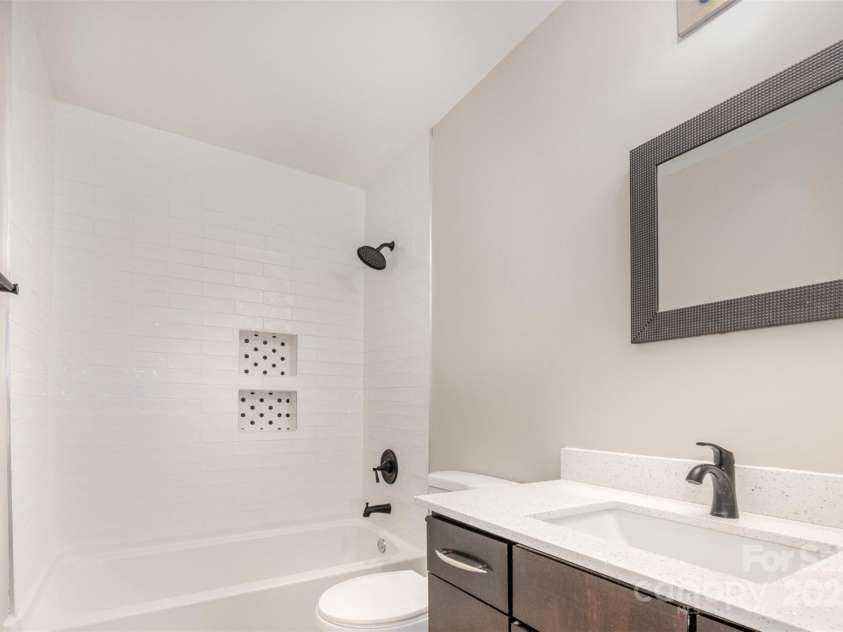 6322 Old Pineville Road, Charlotte, NC 28217.  MLS# CAR4283088, YatesRealty ID 12643. 