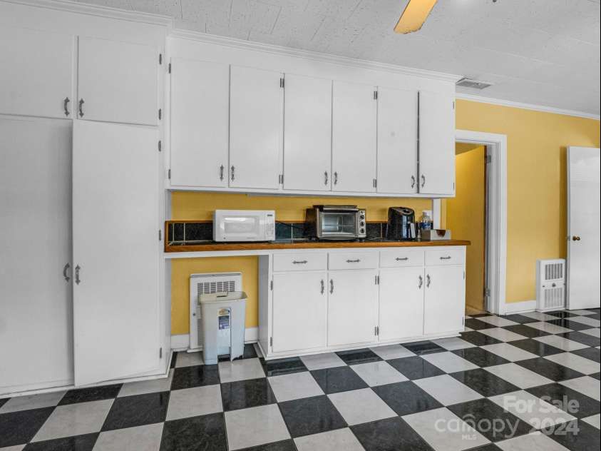 349 Main Street, Rutherfordton, NC 28139.  MLS# CAR4195088, YatesRealty ID 12644. 