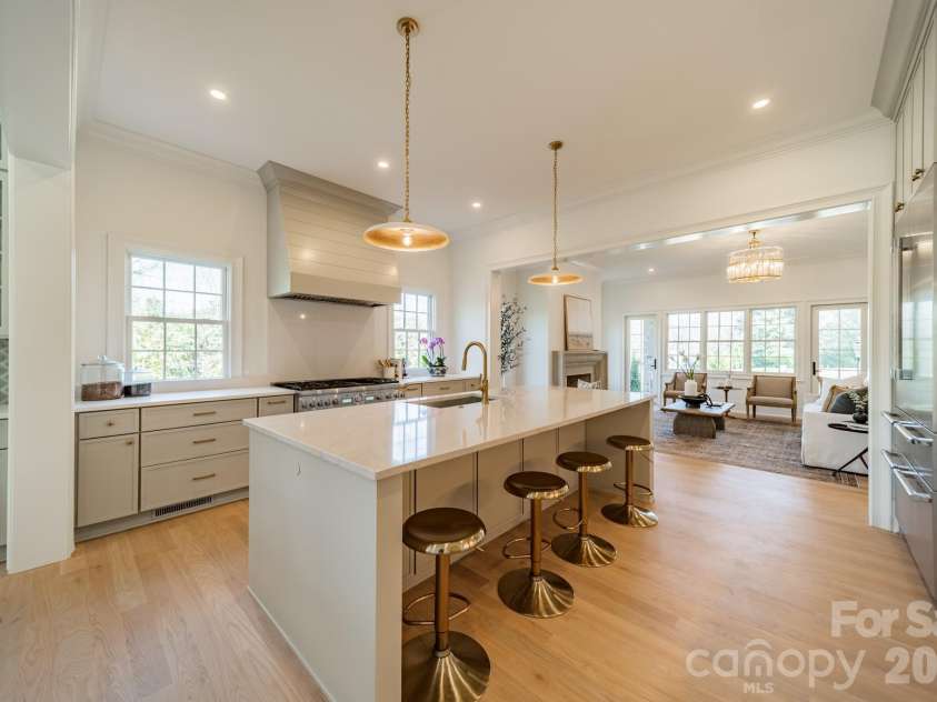 4004 Nettie Court, Charlotte, NC 28211.  MLS# CAR4349733, YatesRealty ID 12644. 