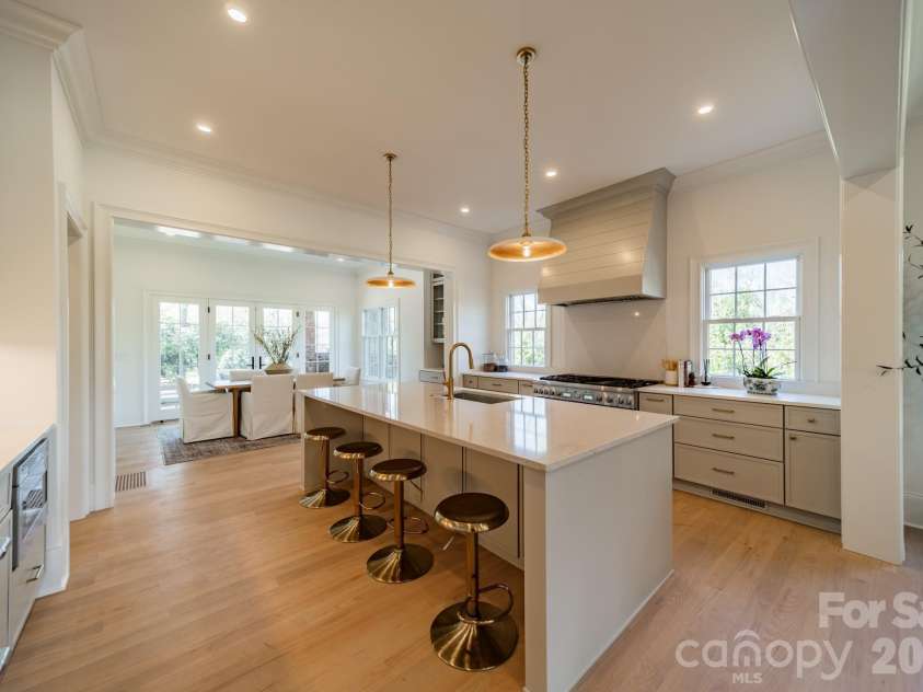 4004 Nettie Court, Charlotte, NC 28211.  MLS# CAR4349733, YatesRealty ID 12644. 