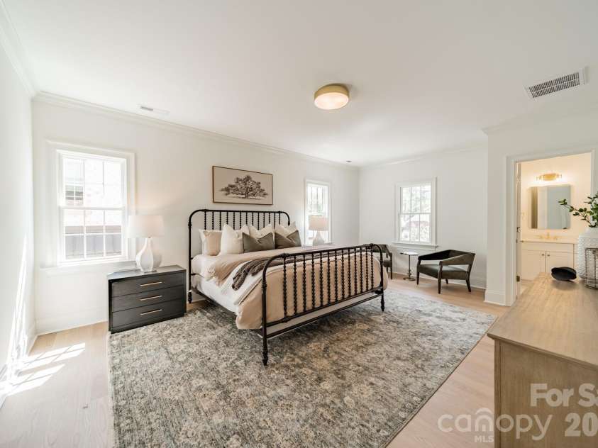 4004 Nettie Court, Charlotte, NC 28211.  MLS# CAR4349733, YatesRealty ID 12644. Secondary Primary