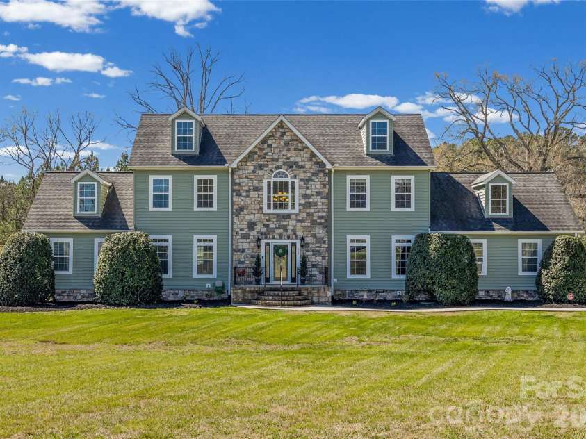 204 Moore Drive, Gastonia, NC 28056.  MLS# CAR4353132, YatesRealty ID 12645. 