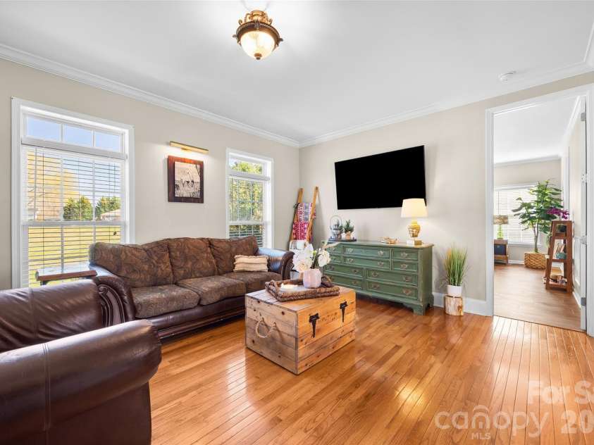 204 Moore Drive, Gastonia, NC 28056.  MLS# CAR4353132, YatesRealty ID 12645. 