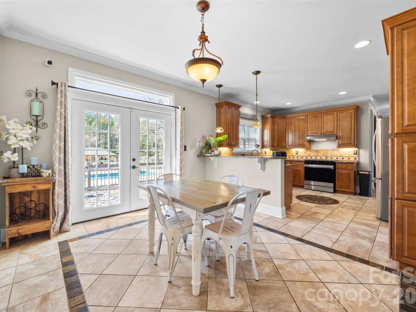 204 Moore Drive, Gastonia, NC 28056.  MLS# CAR4353132, YatesRealty ID 12645. 