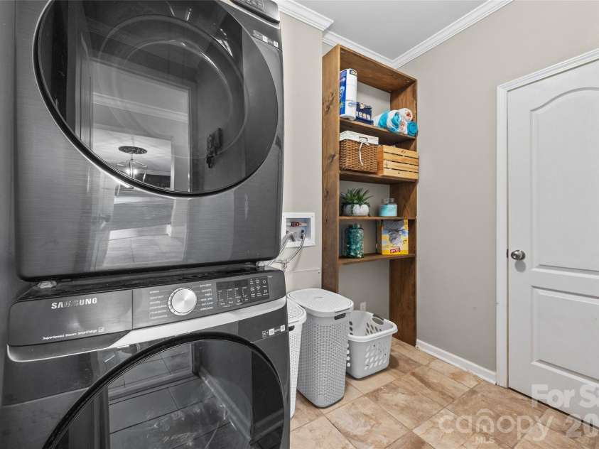 204 Moore Drive, Gastonia, NC 28056.  MLS# CAR4353132, YatesRealty ID 12645. 
