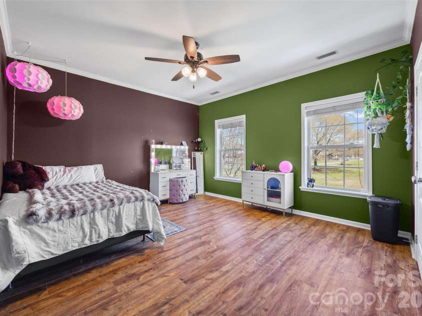 204 Moore Drive, Gastonia, NC 28056.  MLS# CAR4353132, YatesRealty ID 12645. 