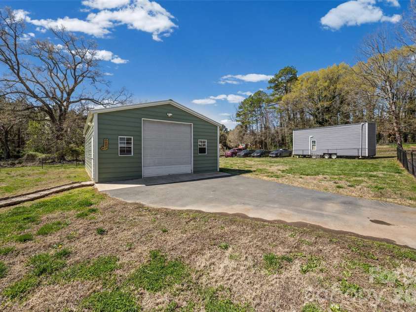 204 Moore Drive, Gastonia, NC 28056.  MLS# CAR4353132, YatesRealty ID 12645. 