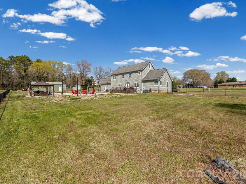 204 Moore Drive, Gastonia, NC 28056.  MLS# CAR4353132, YatesRealty ID 12645. 