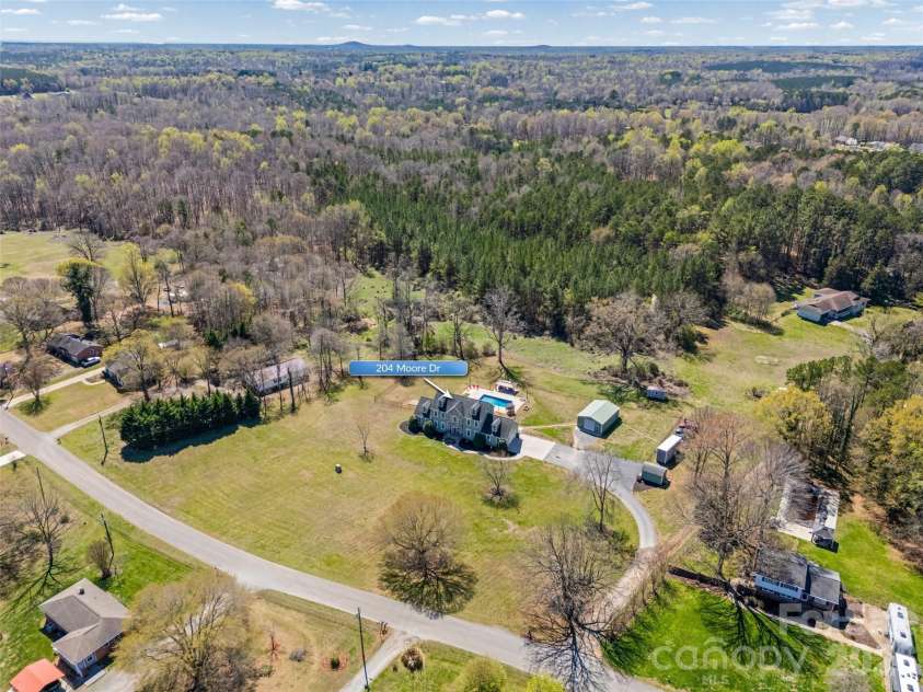 204 Moore Drive, Gastonia, NC 28056.  MLS# CAR4353132, YatesRealty ID 12645. 