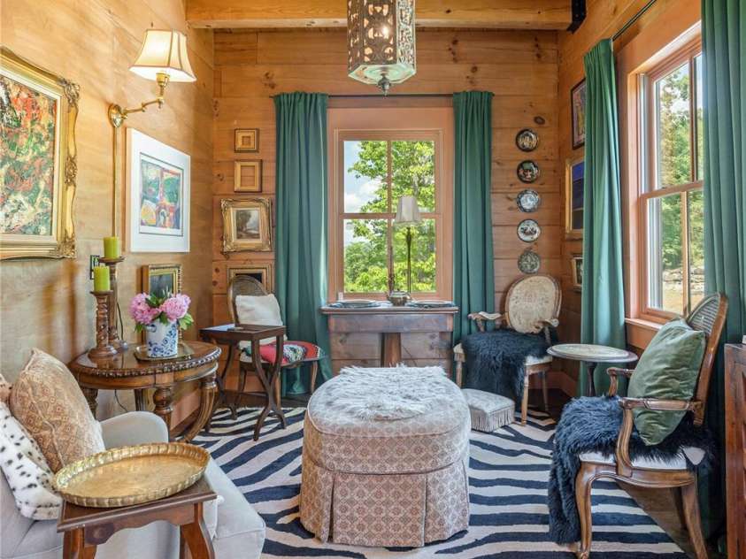 106 McCauley Drive, Asheville, NC 28803.  MLS# CAR4255495, YatesRealty ID 12646. Inviting Den or Dining Area