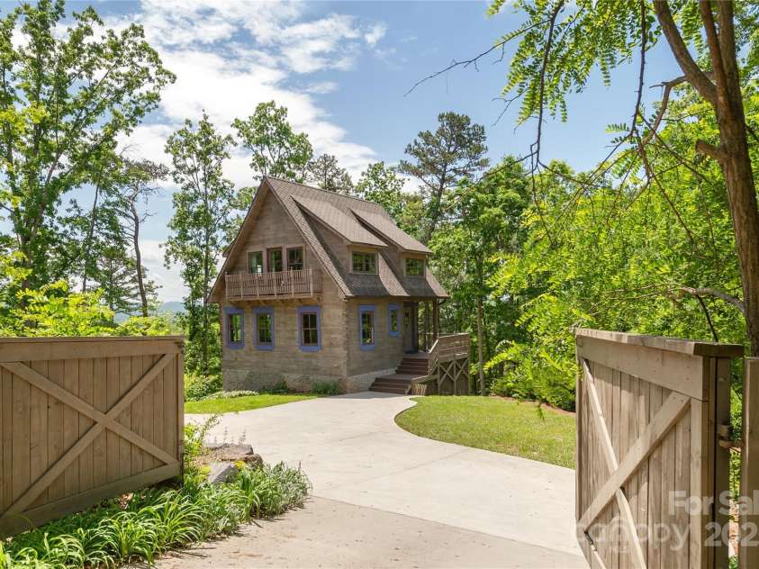 106 McCauley Drive, Asheville, NC 28803.  MLS# CAR4255495, YatesRealty ID 12646. Welcome home!