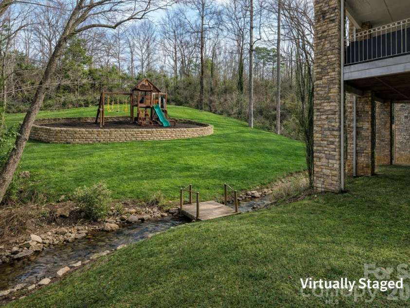 1779 8th Street Drive, Hickory, NC 28601.  MLS# CAR4351277, YatesRealty ID 12646. 