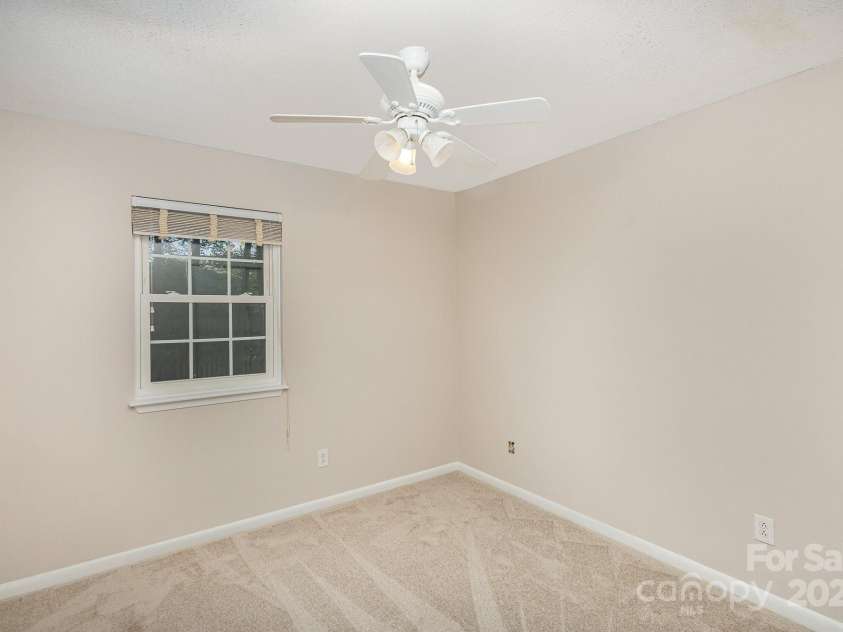 3178 Heathstead Place, Charlotte, NC 28210.  MLS# CAR4176096, YatesRealty ID 12647. BEDROOM 3 WITH CUSTOM BLINDS AND CEILING FAN