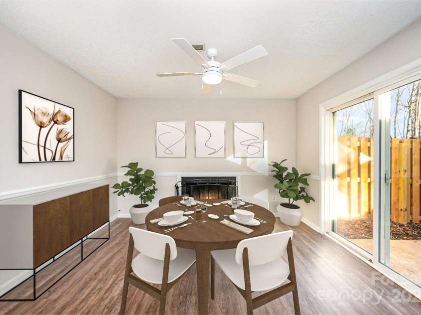 3178 Heathstead Place, Charlotte, NC 28210.  MLS# CAR4176096, YatesRealty ID 12647. FLEX SPACE ADJOINS KITCHEN VIRTUALLY STAGED AS DINING ROOM OVERLOOKS PATIO