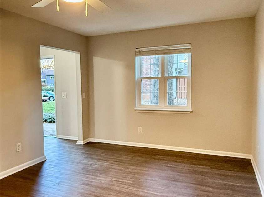 3178 Heathstead Place, Charlotte, NC 28210.  MLS# CAR4176096, YatesRealty ID 12647. FOYER OPENS TO THE LIVING ROOM WITH DOUBLE  WINDOWS