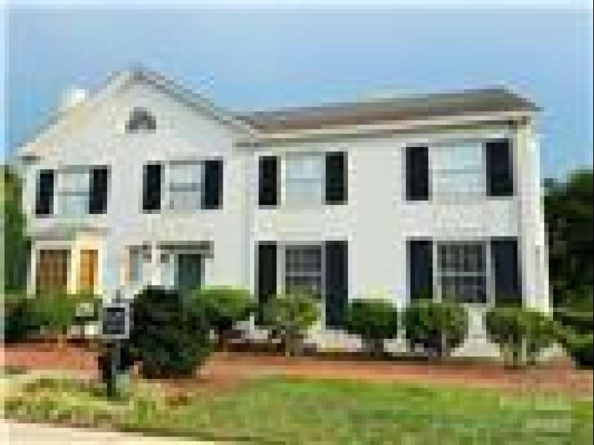 3178 Heathstead Place, Charlotte, NC 28210.  MLS# CAR4176096, YatesRealty ID 12647. GRAND MANOR - THE HUB