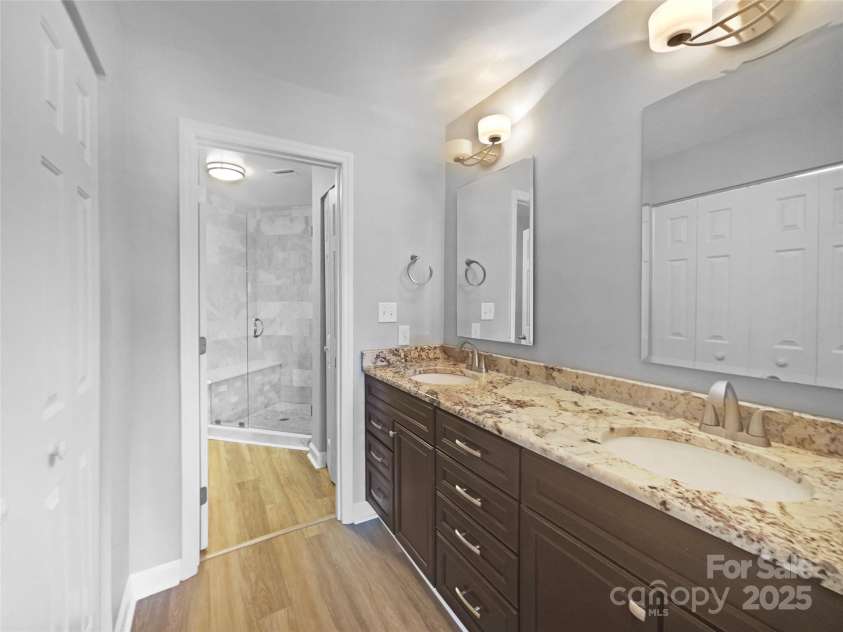 17931 Kings Point Drive, Cornelius, NC 28031.  MLS# CAR4212481, YatesRealty ID 12648. 