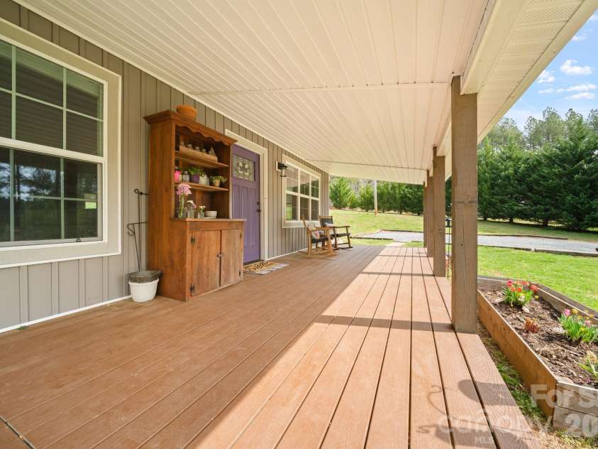 527 Floyd Blackwell Road, Tryon, NC 28782.  MLS# CAR4360131, YatesRealty ID 12649. 