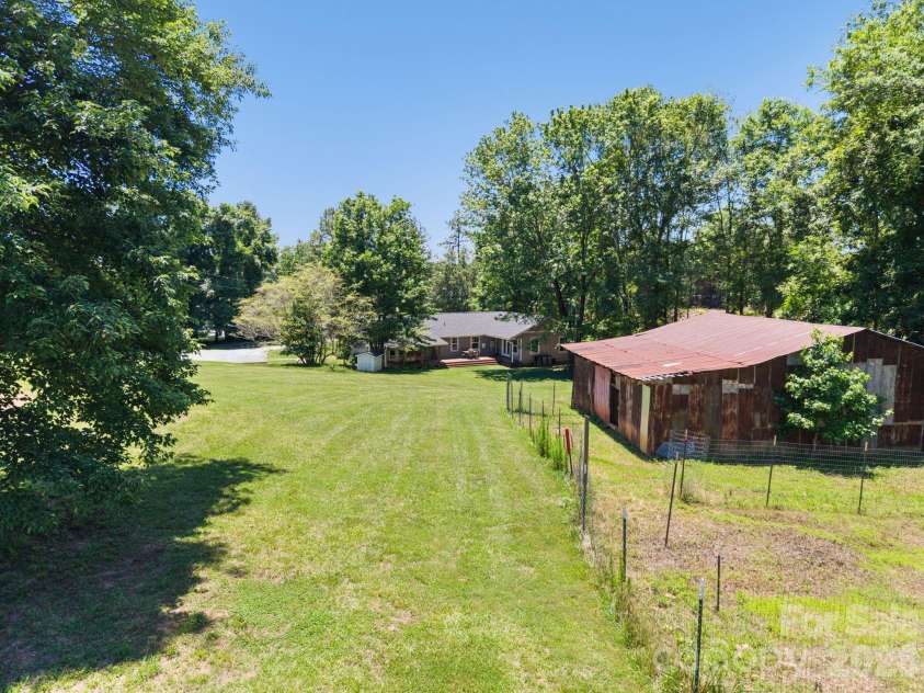 527 Floyd Blackwell Road, Tryon, NC 28782.  MLS# CAR4360131, YatesRealty ID 12649. 