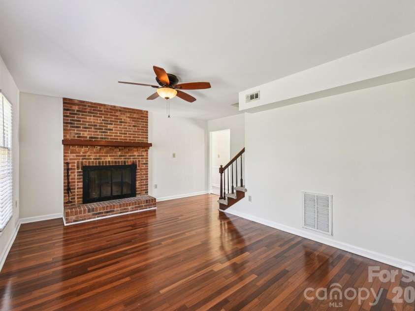 11140 Painted Tree Road, Charlotte, NC 28226.  MLS# CAR4362974, YatesRealty ID 12650. 