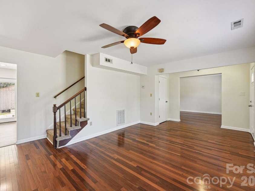 11140 Painted Tree Road, Charlotte, NC 28226.  MLS# CAR4362974, YatesRealty ID 12650. 