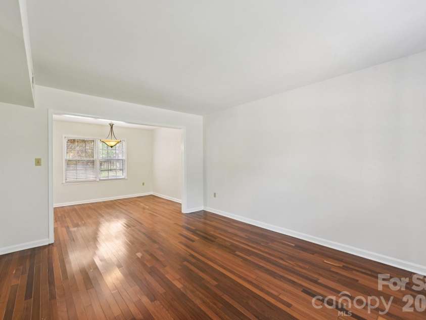 11140 Painted Tree Road, Charlotte, NC 28226.  MLS# CAR4362974, YatesRealty ID 12650. 