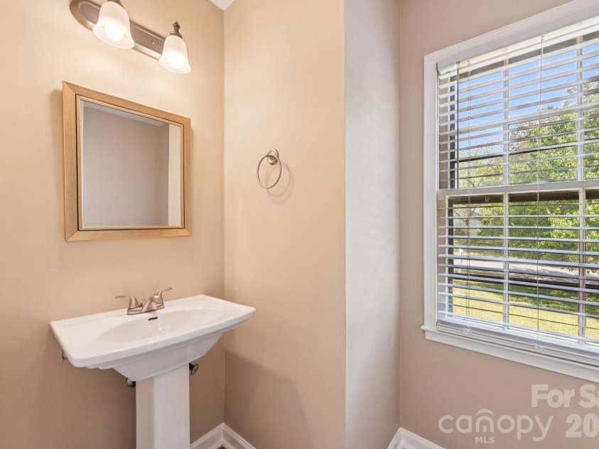 11140 Painted Tree Road, Charlotte, NC 28226.  MLS# CAR4362974, YatesRealty ID 12650. 