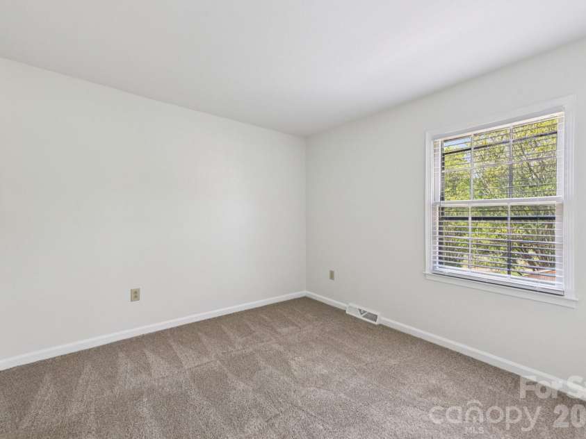11140 Painted Tree Road, Charlotte, NC 28226.  MLS# CAR4362974, YatesRealty ID 12650. 