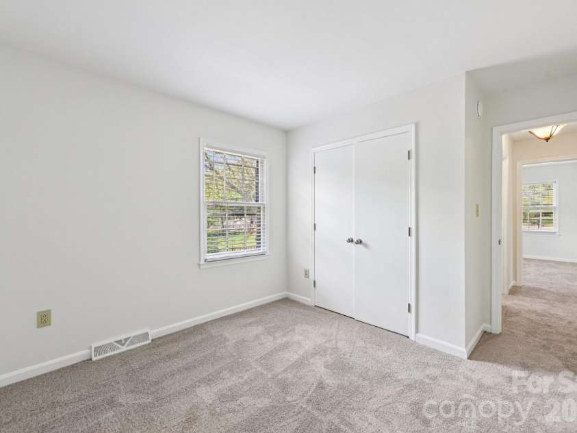 11140 Painted Tree Road, Charlotte, NC 28226.  MLS# CAR4362974, YatesRealty ID 12650. 