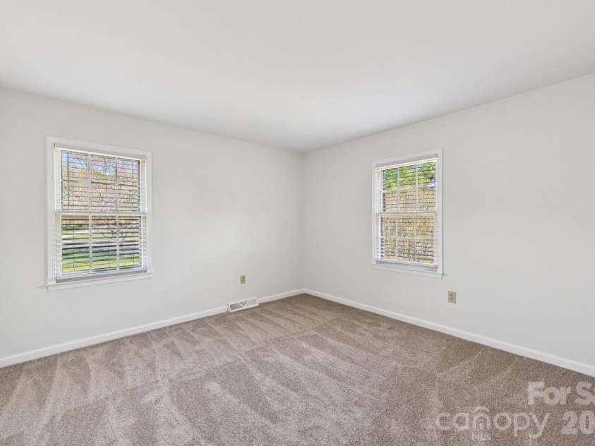 11140 Painted Tree Road, Charlotte, NC 28226.  MLS# CAR4362974, YatesRealty ID 12650. 