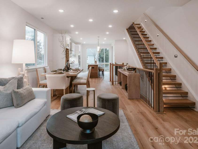 156 Mattoon Street, Charlotte, NC 28216.  MLS# CAR4192938, YatesRealty ID 12650. 