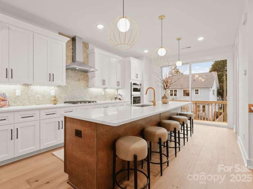 156 Mattoon Street, Charlotte, NC 28216.  MLS# CAR4192938, YatesRealty ID 12650. 