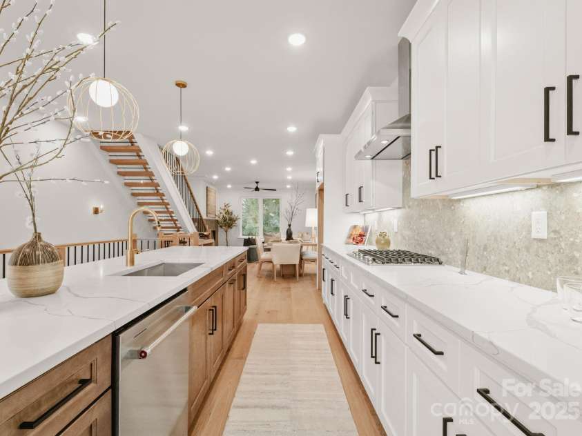 156 Mattoon Street, Charlotte, NC 28216.  MLS# CAR4192938, YatesRealty ID 12650. 