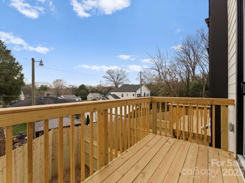 156 Mattoon Street, Charlotte, NC 28216.  MLS# CAR4192938, YatesRealty ID 12650. 