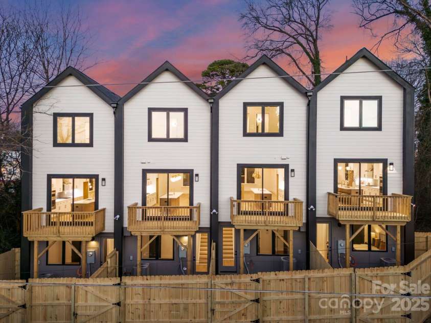 156 Mattoon Street, Charlotte, NC 28216.  MLS# CAR4192938, YatesRealty ID 12650. 