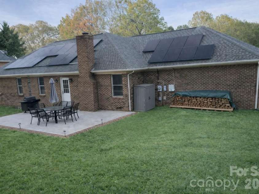7004 Forest Hills Drive, Denver, NC 28037.  MLS# CAR4362598, YatesRealty ID 12651. 