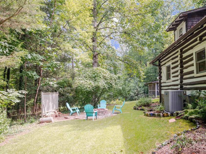 2506 Anders Drive, Hendersonville, NC 28791.  MLS# CAR4289578, YatesRealty ID 12652. 