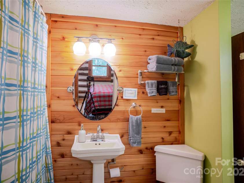 2506 Anders Drive, Hendersonville, NC 28791.  MLS# CAR4289578, YatesRealty ID 12652. 