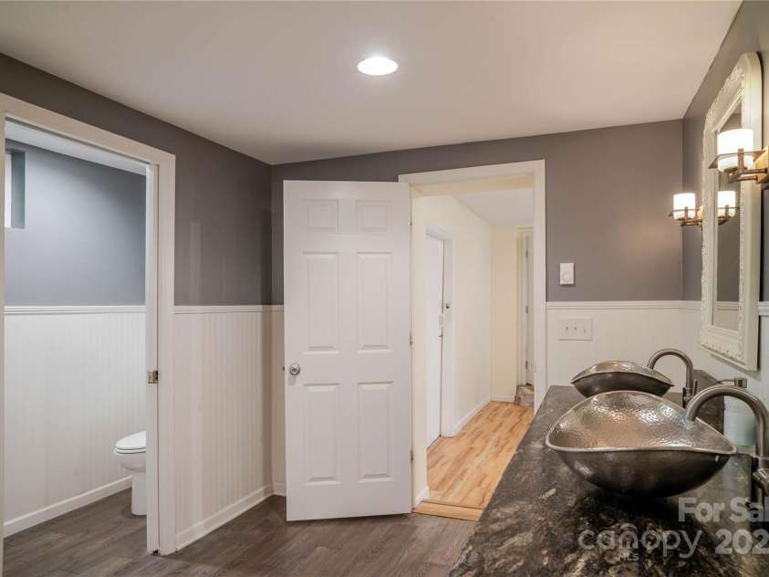 2506 Anders Drive, Hendersonville, NC 28791.  MLS# CAR4289578, YatesRealty ID 12652. 