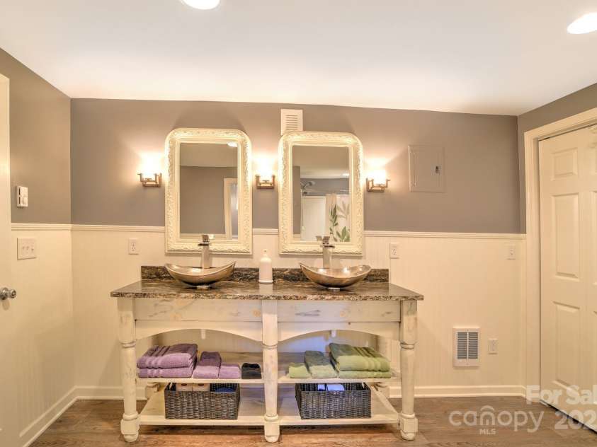 2506 Anders Drive, Hendersonville, NC 28791.  MLS# CAR4289578, YatesRealty ID 12652. 