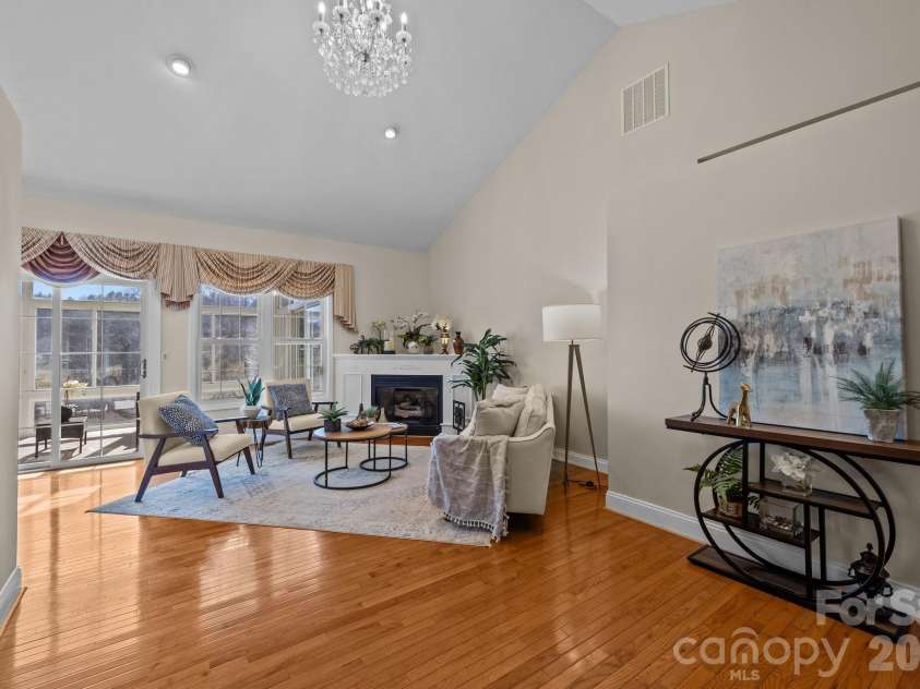 612 Vista Falls Road, Mills River, NC 28759.  MLS# CAR4364839, YatesRealty ID 12653. Spacious and open