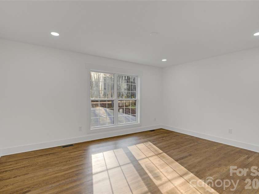 8900 Blaydon Drive, Charlotte, NC 28227.  MLS# CAR4353504, YatesRealty ID 12653. 